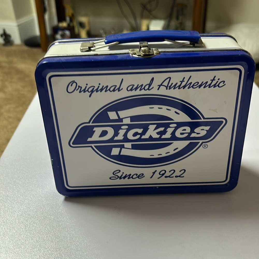 Old lunch can